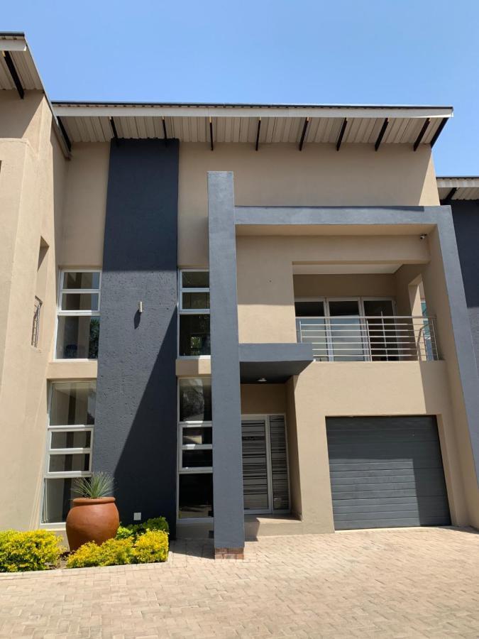 77 On Burger Apartment Polokwane Exterior photo